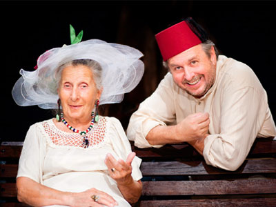 Μυρωδιά από την Πόλη στο θέατρο «Μέλι»